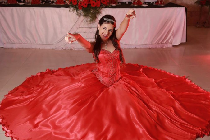 Vestidos de Fiesta - Foto N: 4 de vestidos de fiesta de Vestidos De 15 En Villa Del Parque-caba - Vestido de 15 rojo