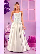 Vestidos de Fiesta - Foto N�:5 de LILA FERNANDEZ - T�tulo: 15 A�os