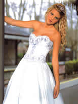 Vestidos de Fiesta - Foto N�:30 de LILA FERNANDEZ - T�tulo: Vestido de 15 A�os