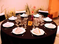 Salones de Fiesta - Foto N�:5 de LYON SAL�N DE FIESTAS - T�tulo: Excelente Catering