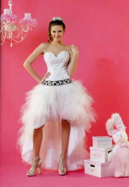  - Foto N: 22 de  de  - Vestido Irregular y corset bordado