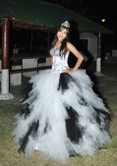 Vestidos de Fiesta - Foto N: 1 de vestidos de fiesta de Sovia  - Noche de Ensueo