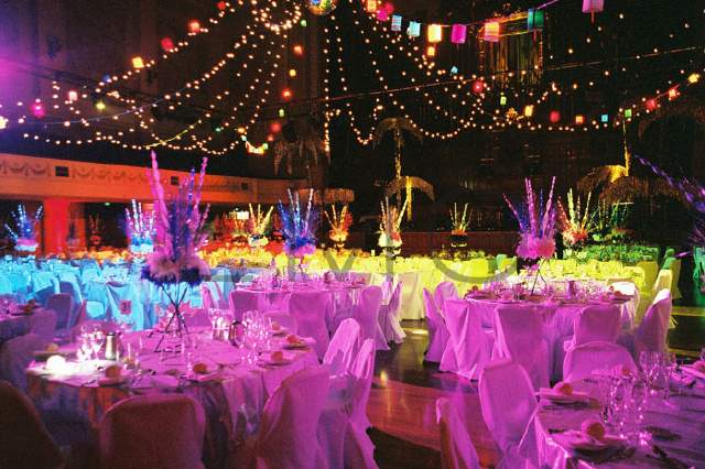 ... es ahora una obligación en las fiestas de quinces especialmente