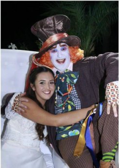  20% Off en Dos  personajes a eleccin